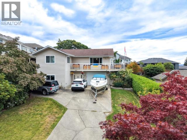 6886 HARVIE AVE, Powell River, British Columbia