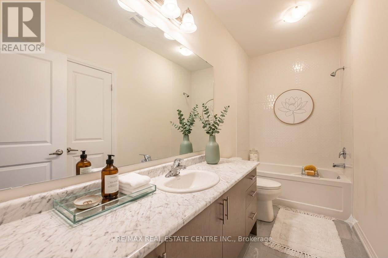 1062 Skyridge Boulevard, Pickering, Ontario  L1X 0G5 - Photo 15 - E13726222