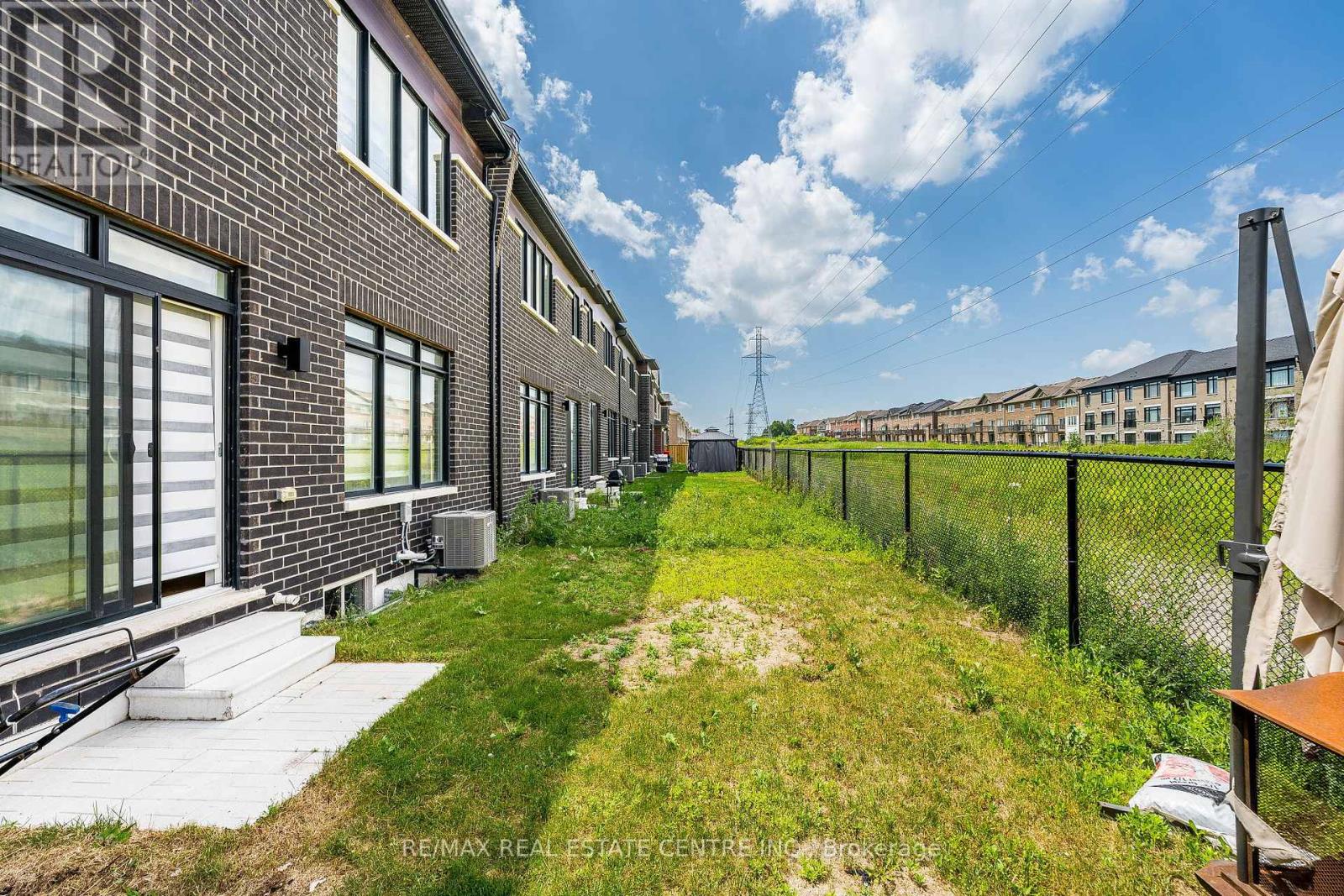 1062 Skyridge Boulevard, Pickering, Ontario  L1X 0G5 - Photo 18 - E13726222