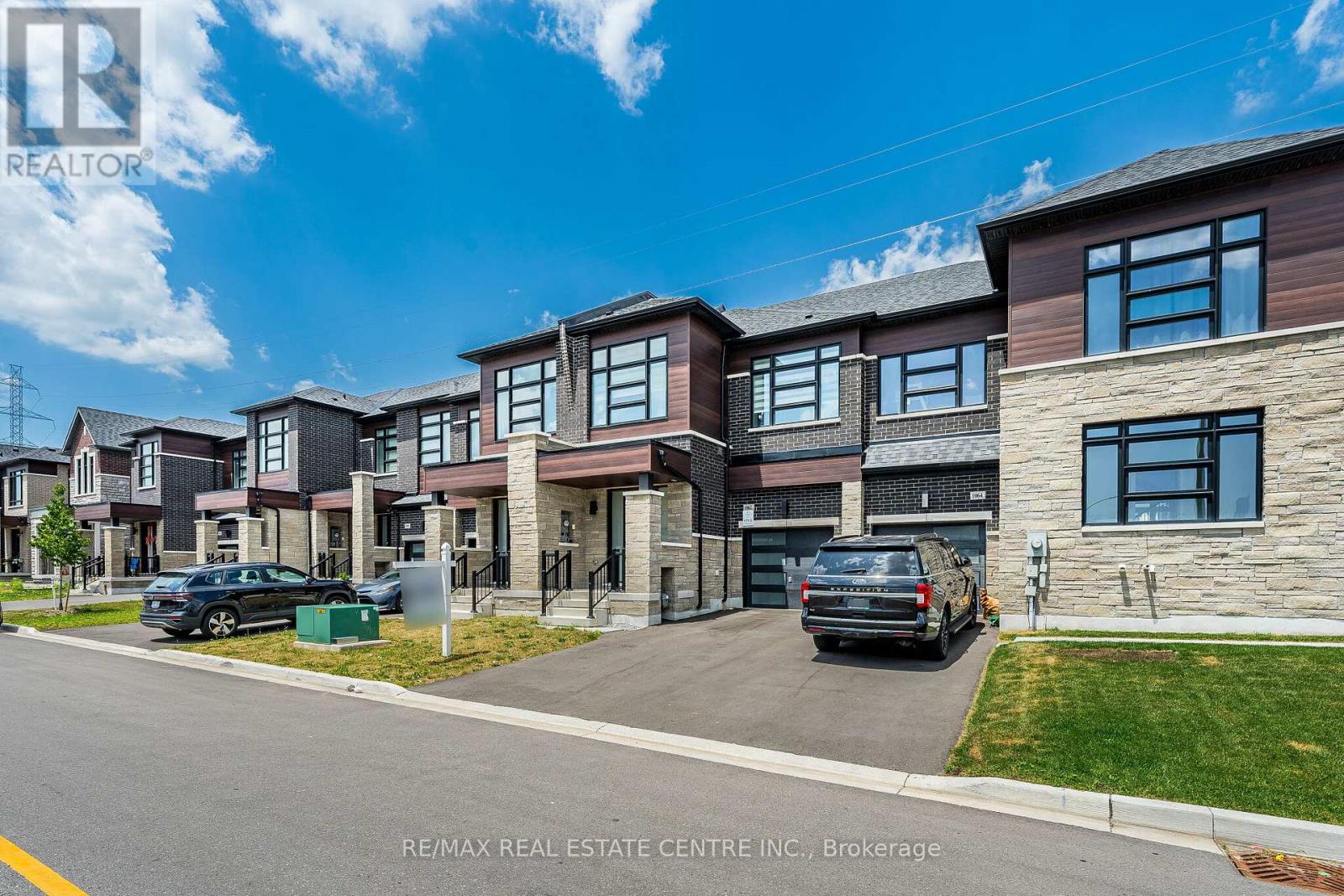 1062 Skyridge Boulevard, Pickering, Ontario  L1X 0G5 - Photo 3 - E13726222
