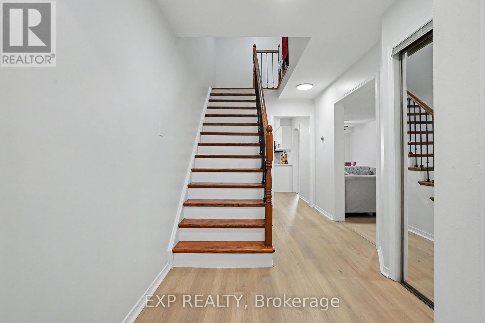 68 Tulip Drive, Brampton, Ontario L6Y 3W7 - Photo 6 - W13726230