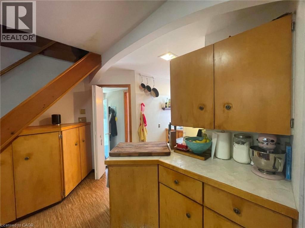 270 West 18th Street, Hamilton, Ontario  L9C 4G9 - Photo 3 - 40858617