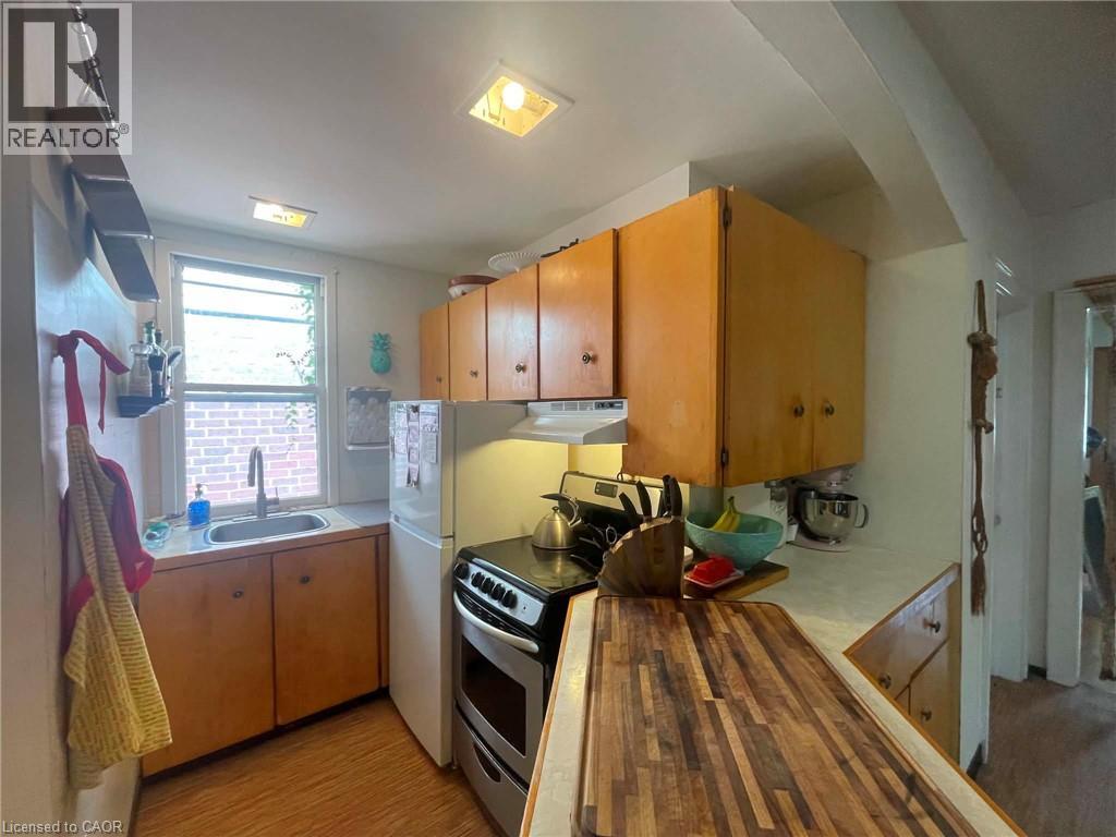 270 West 18th Street, Hamilton, Ontario  L9C 4G9 - Photo 2 - 40858617
