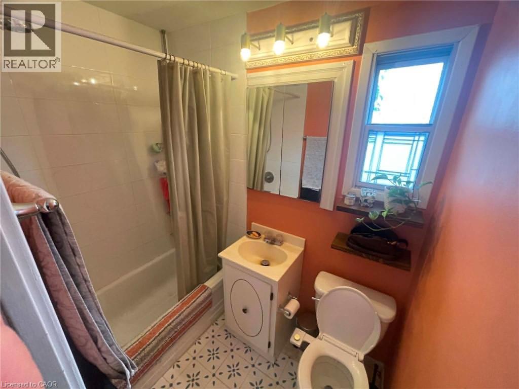270 West 18th Street, Hamilton, Ontario  L9C 4G9 - Photo 9 - 40858617