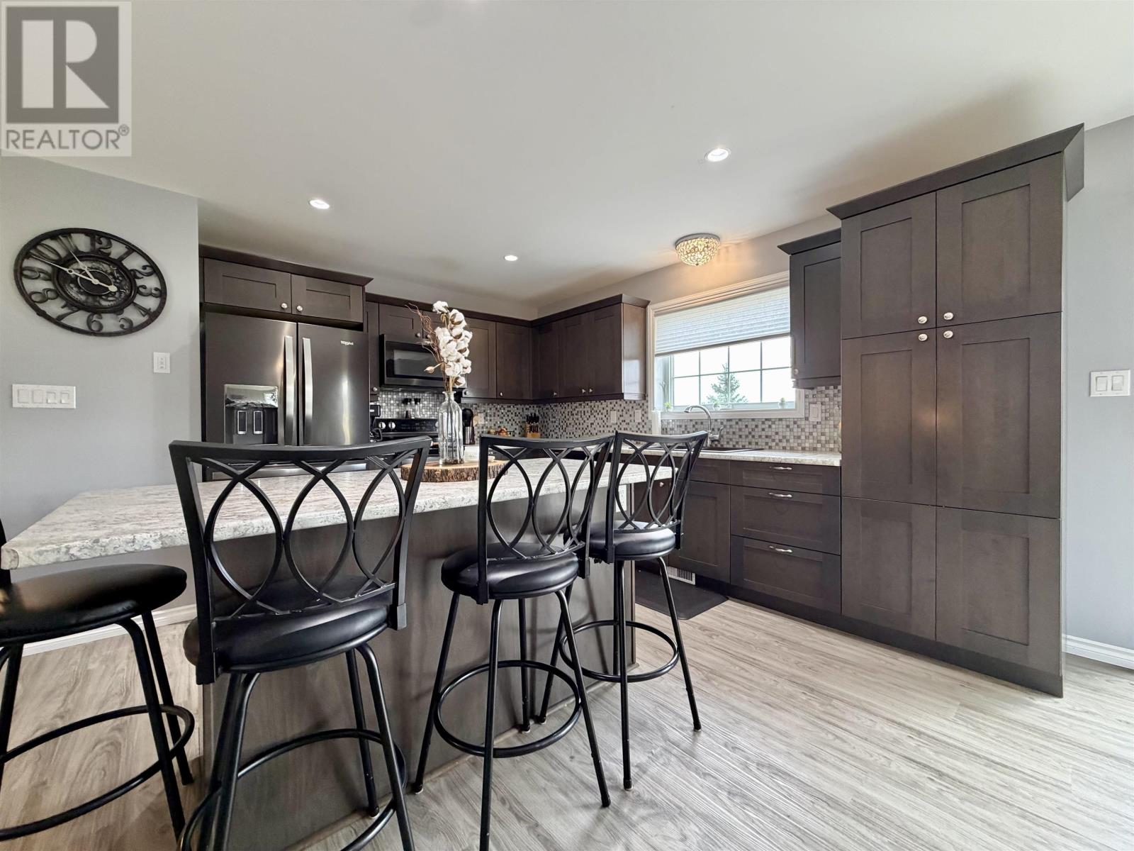 8 Spruce Dr, Emo, Ontario  P0W 1E0 - Photo 3 - TB2602590
