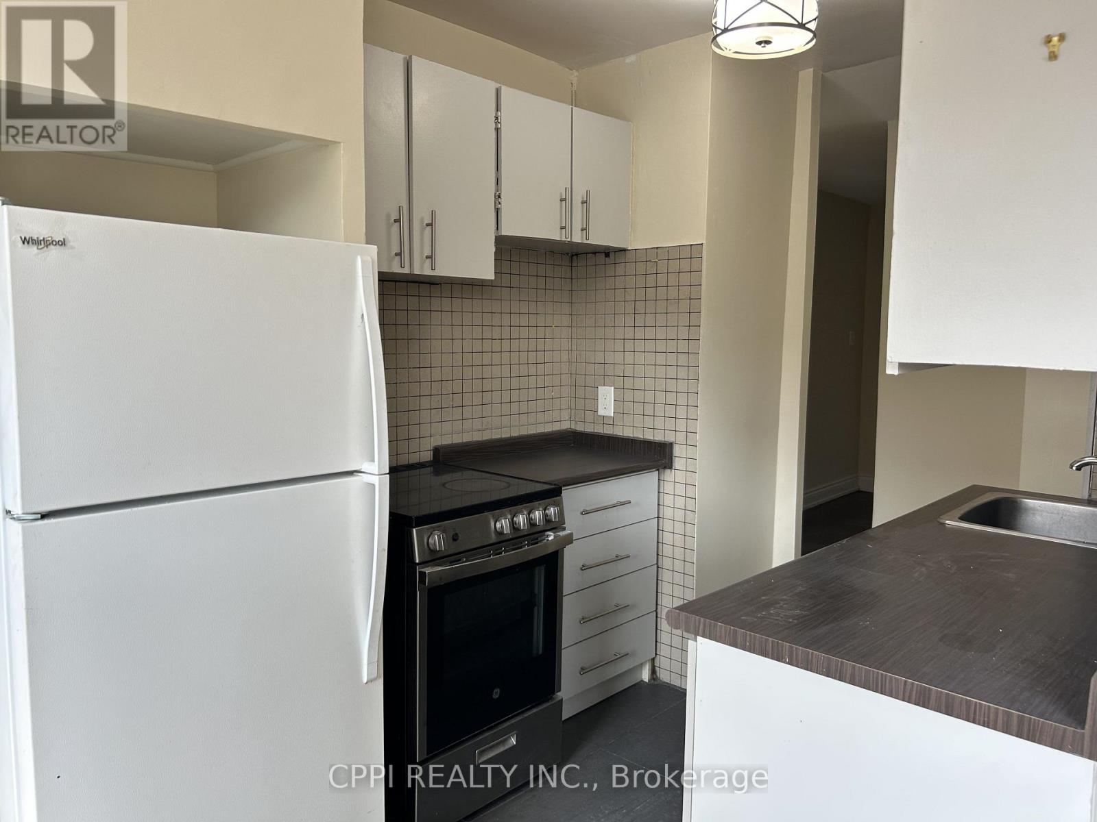 202 - 3 Hill Heights Road, Toronto, Ontario M8Y 1Z1 - Photo 3 - W13726238