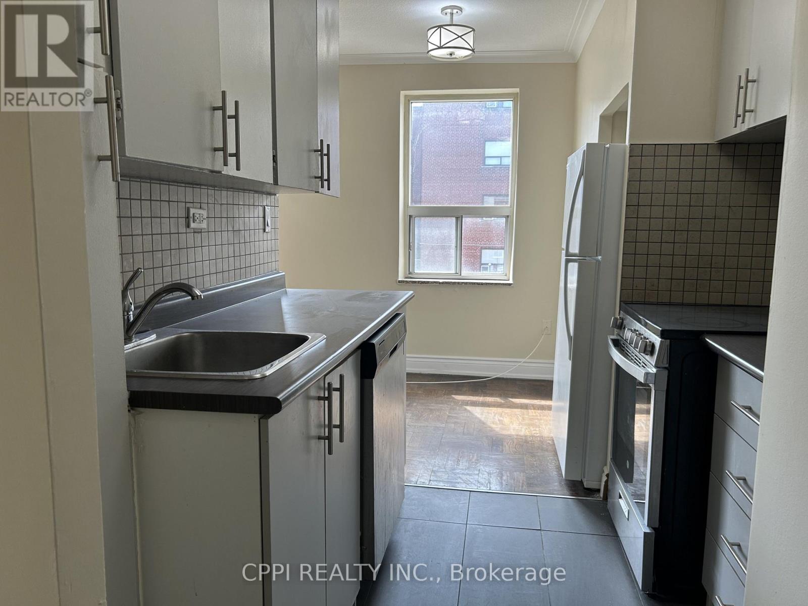 202 - 3 Hill Heights Road, Toronto, Ontario M8Y 1Z1 - Photo 4 - W13726238