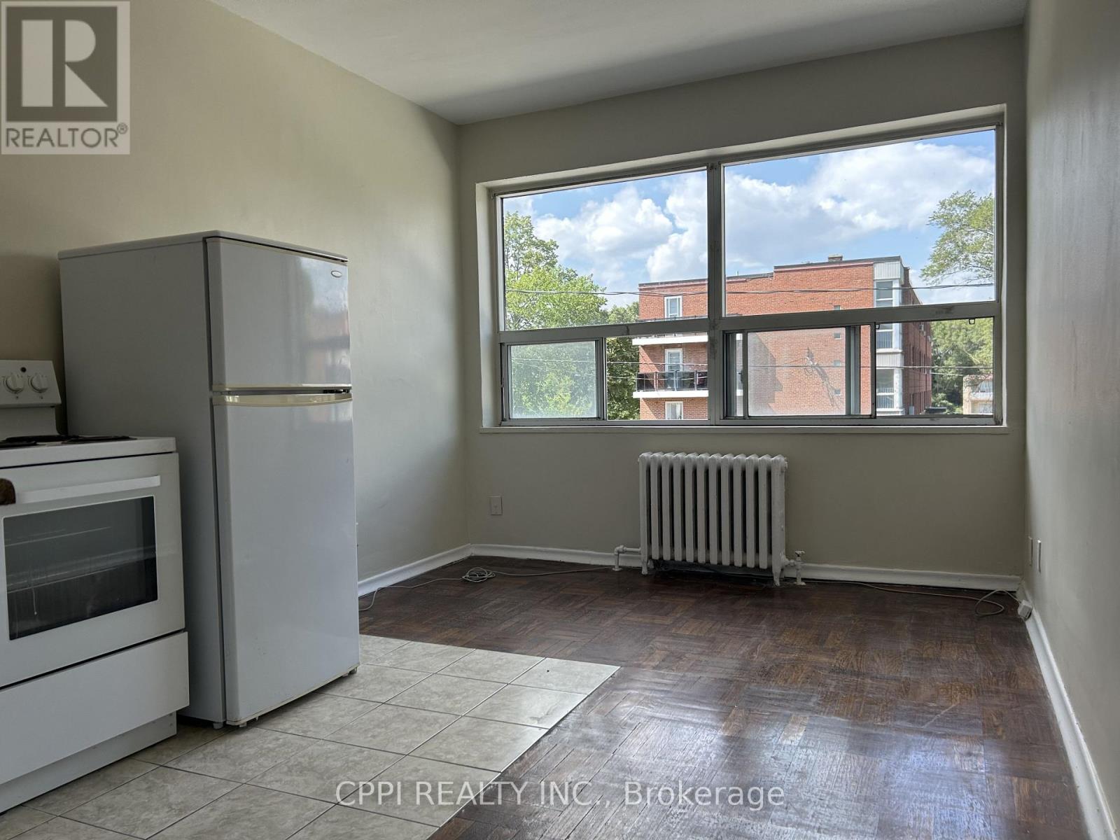 210 - 6 HILL HEIGHTS ROAD, Toronto, Ontario