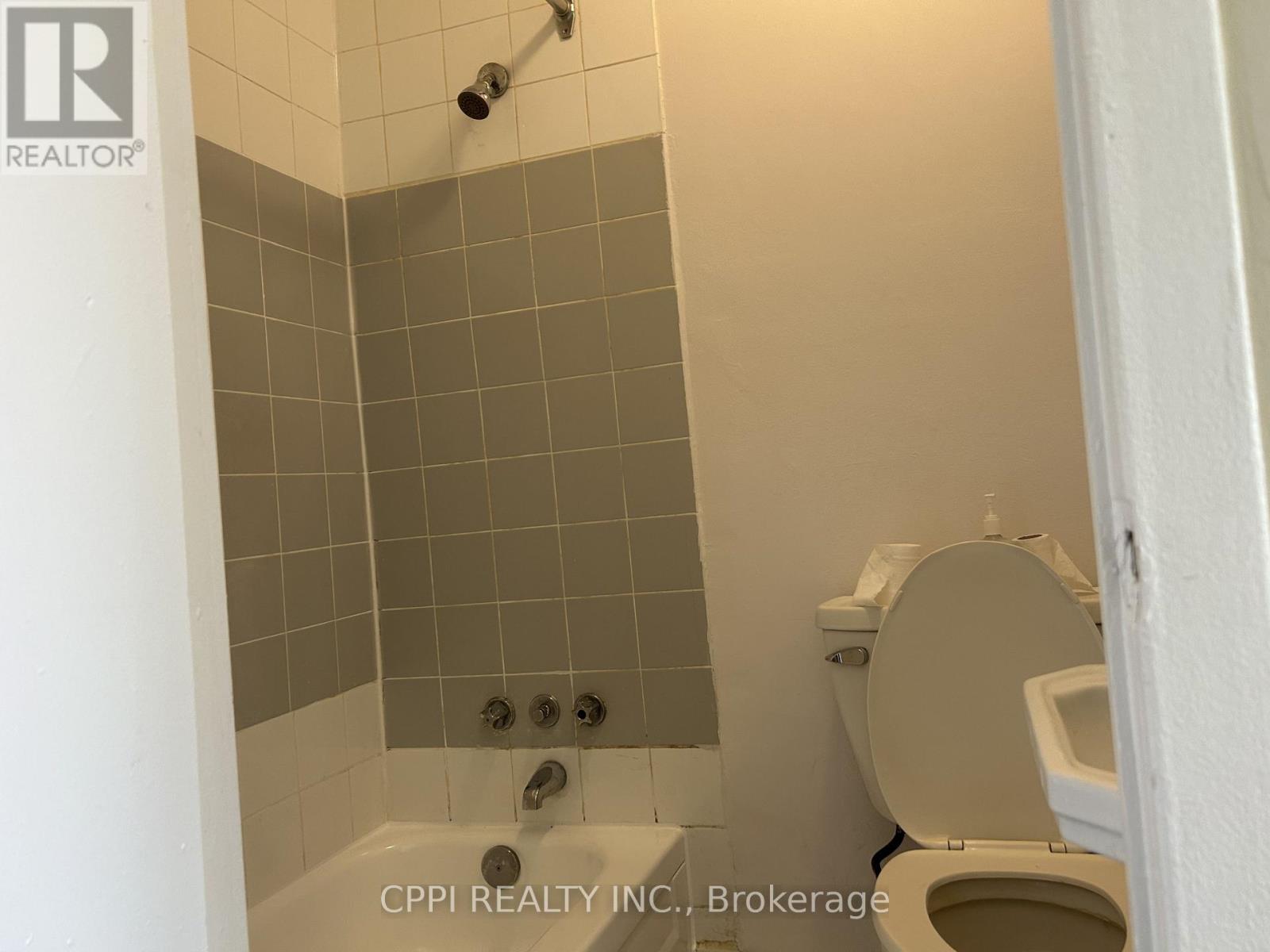 210 - 6 Hill Heights Road, Toronto, Ontario M8Y 1Z1 - Photo 4 - W13726242
