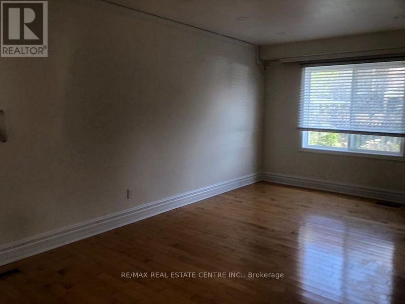 1538 Cuthbert Avenue, Mississauga, Ontario L5M 3R5 - Photo 10 - W13726248