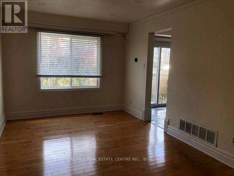 1538 Cuthbert Avenue, Mississauga, Ontario L5M 3R5 - Photo 11 - W13726248