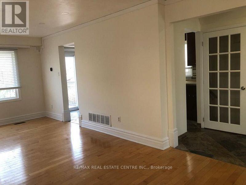 1538 Cuthbert Avenue, Mississauga, Ontario L5M 3R5 - Photo 14 - W13726248