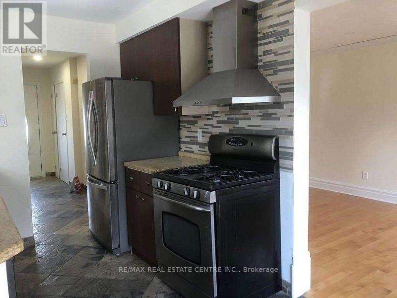 1538 Cuthbert Avenue, Mississauga, Ontario L5M 3R5 - Photo 5 - W13726248
