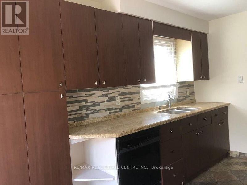 1538 Cuthbert Avenue, Mississauga, Ontario L5M 3R5 - Photo 6 - W13726248