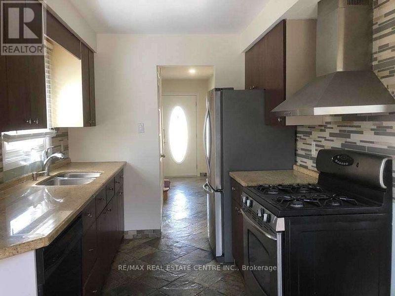 1538 Cuthbert Avenue, Mississauga, Ontario L5M 3R5 - Photo 7 - W13726248