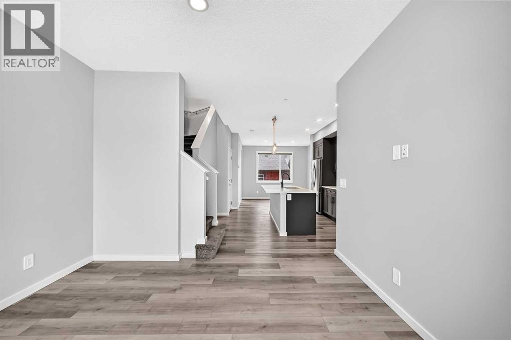 97 Herron Mews Ne, Calgary, Alberta  T3P 1Y7 - Photo 5 - A2338211