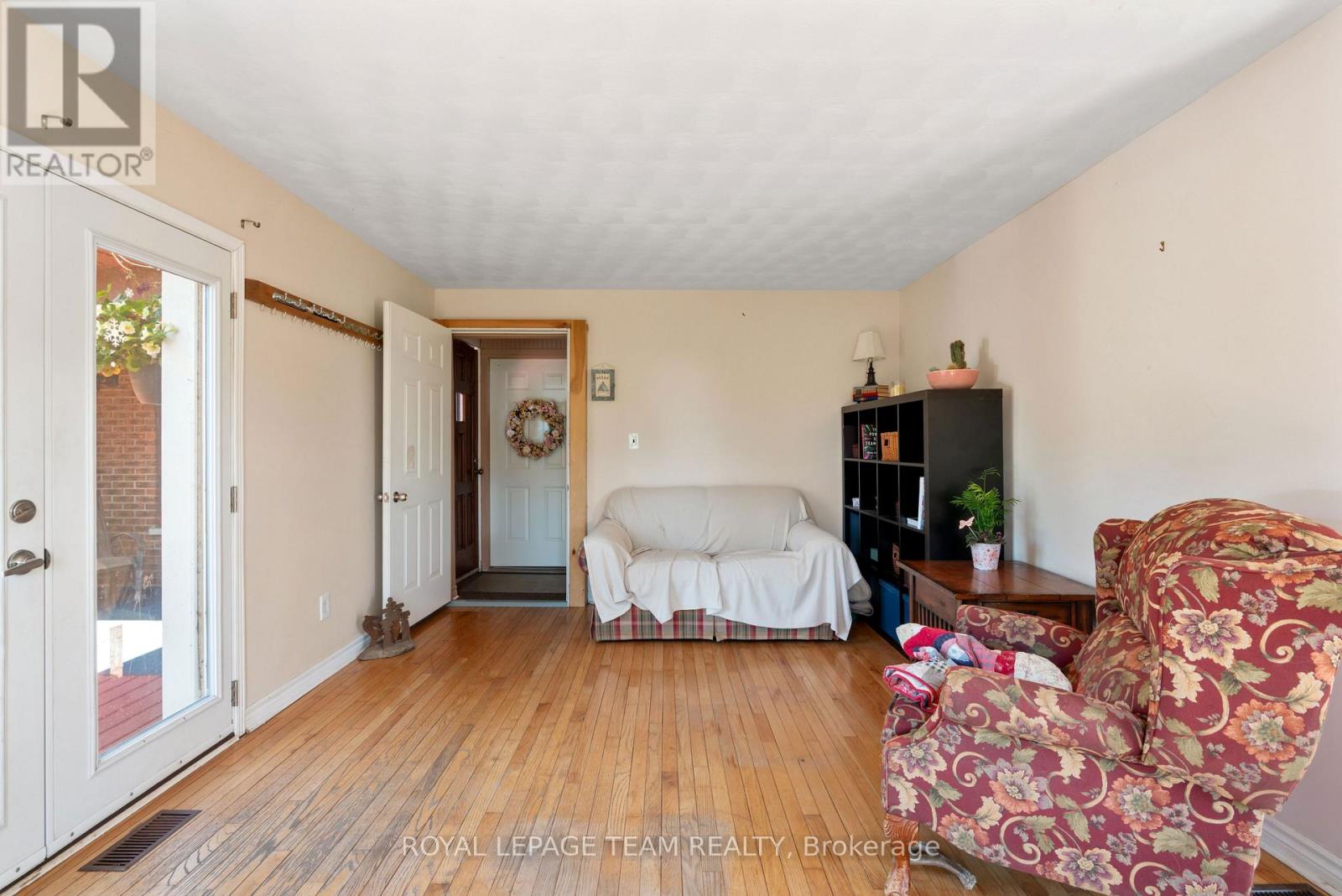 5687 Cherry Street, South Dundas, Ontario  K0C 1X0 - Photo 9 - X13726260