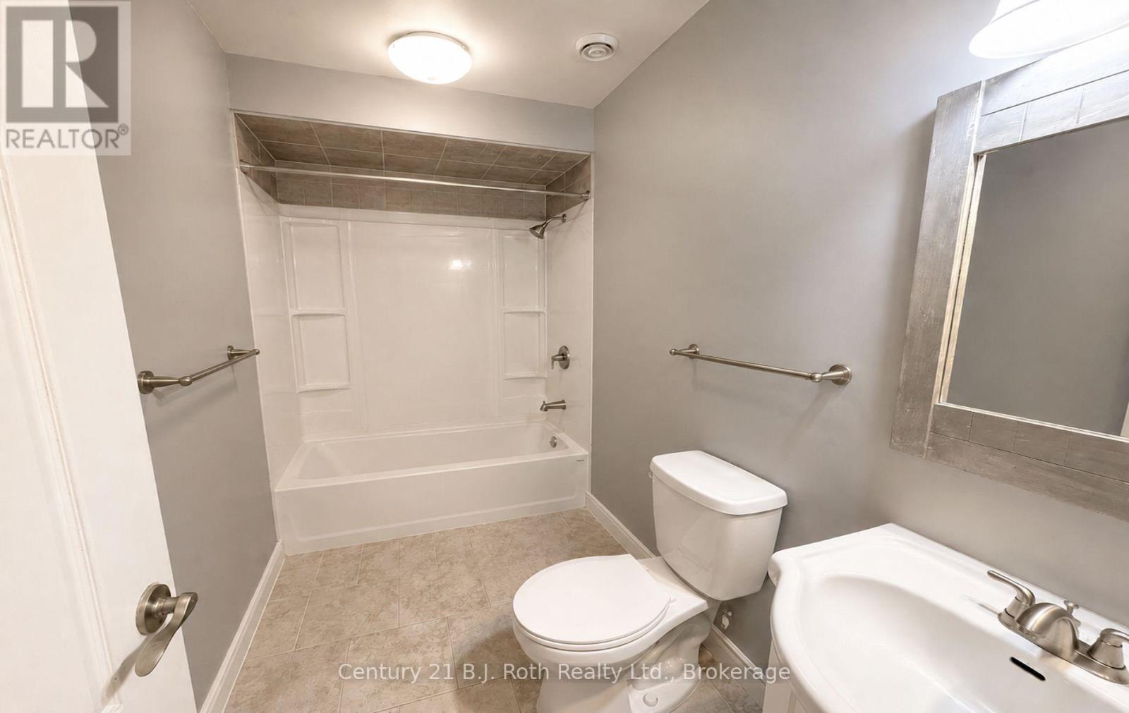 100 Cameron Street, Orillia, Ontario  L3V 5R7 - Photo 17 - S13726256