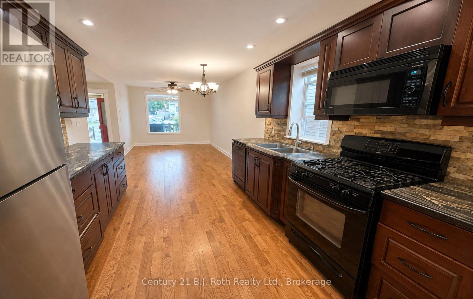 100 Cameron Street, Orillia, Ontario  L3V 5R7 - Photo 5 - S13726256