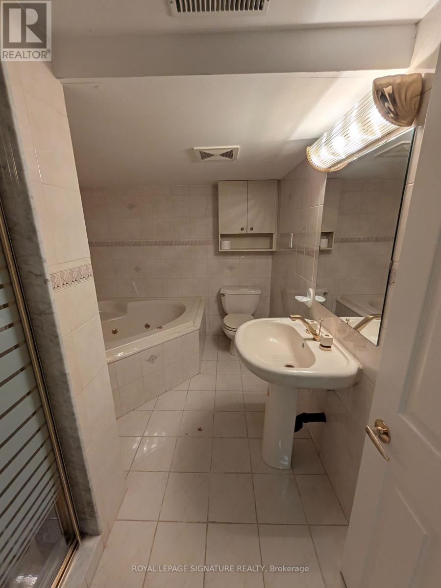 44 Bankview Circle, Toronto, Ontario  M9W 6S5 - Photo 36 - W13724672