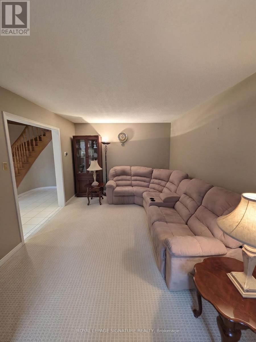 44 Bankview Circle, Toronto, Ontario  M9W 6S5 - Photo 4 - W13724672