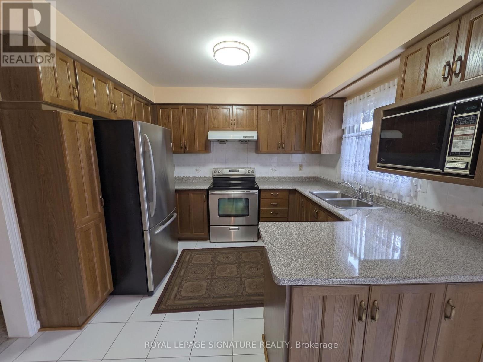 44 Bankview Circle, Toronto, Ontario  M9W 6S5 - Photo 8 - W13724672