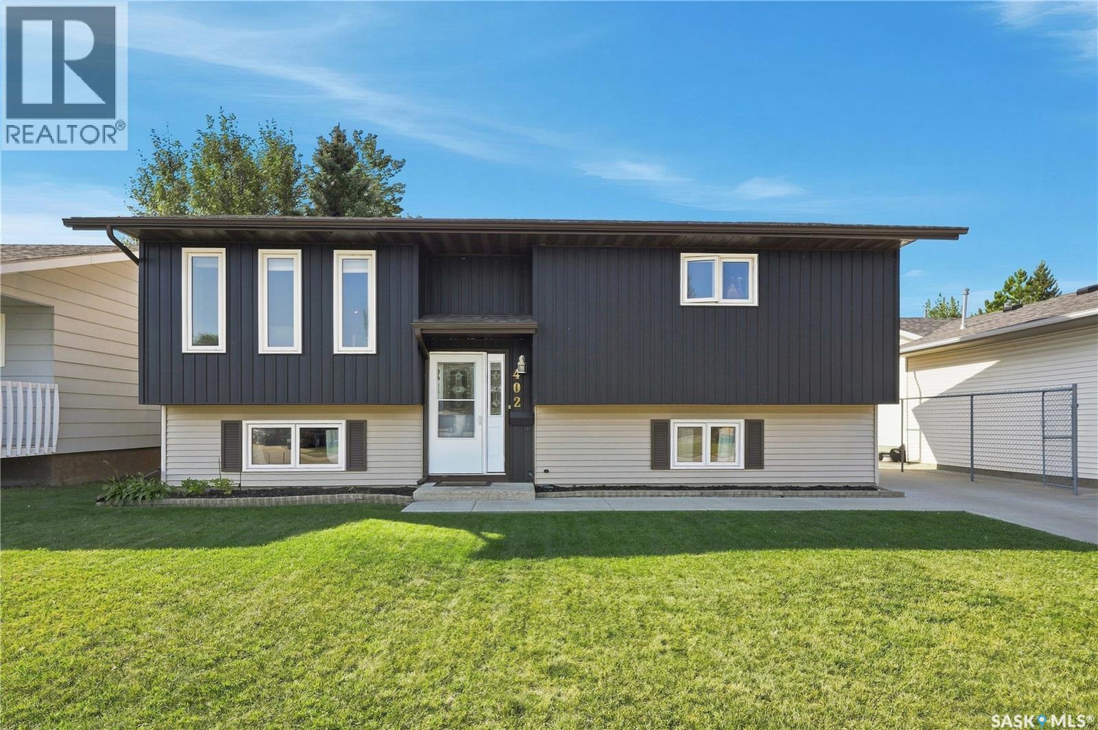 402 Fehr CRESCENT, Martensville, Saskatchewan