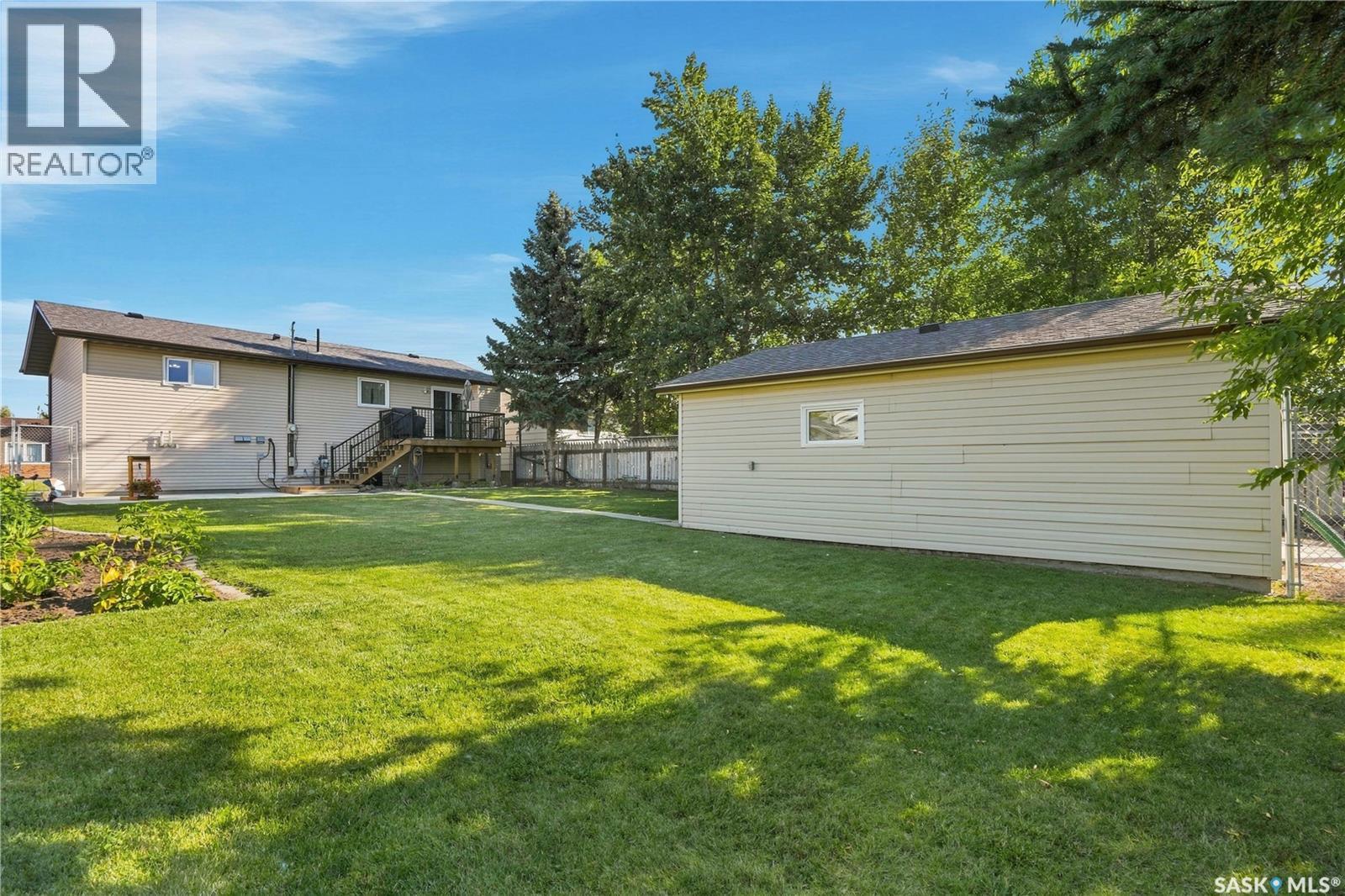 402 Fehr Crescent, Martensville, Saskatchewan  S0K 2T0 - Photo 43 - SK047027