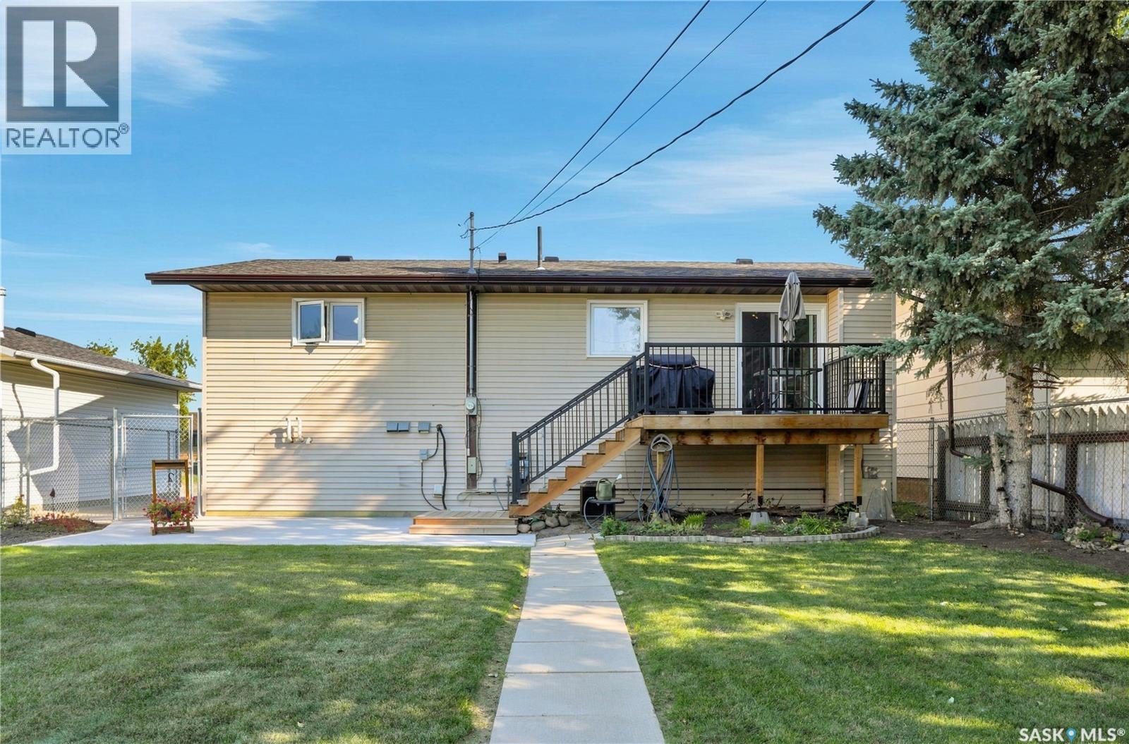 402 Fehr Crescent, Martensville, Saskatchewan  S0K 2T0 - Photo 49 - SK047027