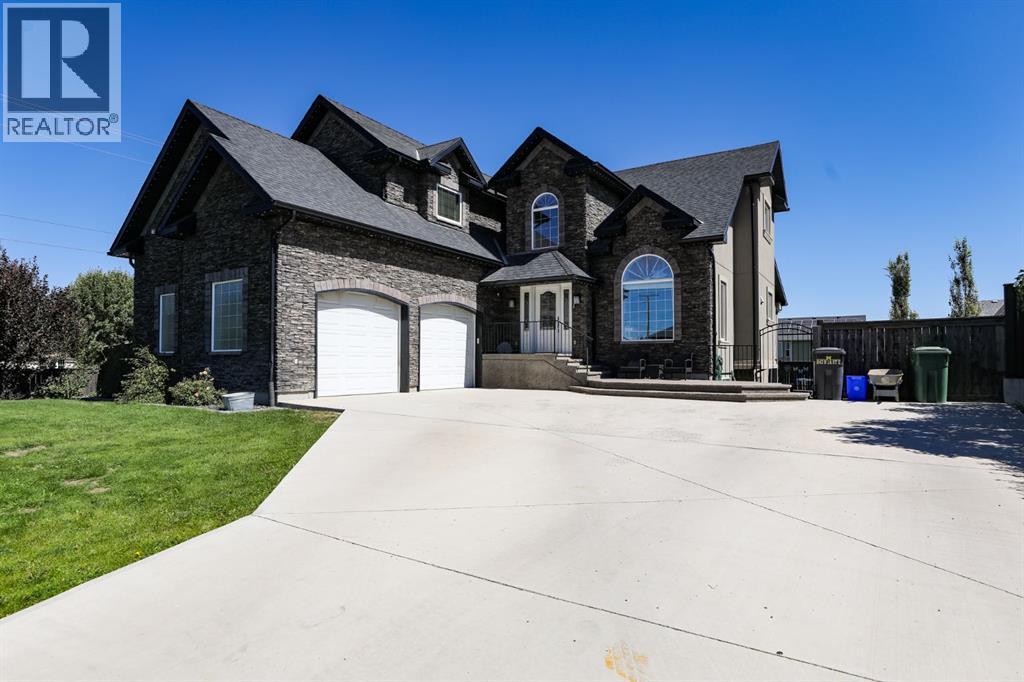 243 N 1A Street E, Magrath, Alberta