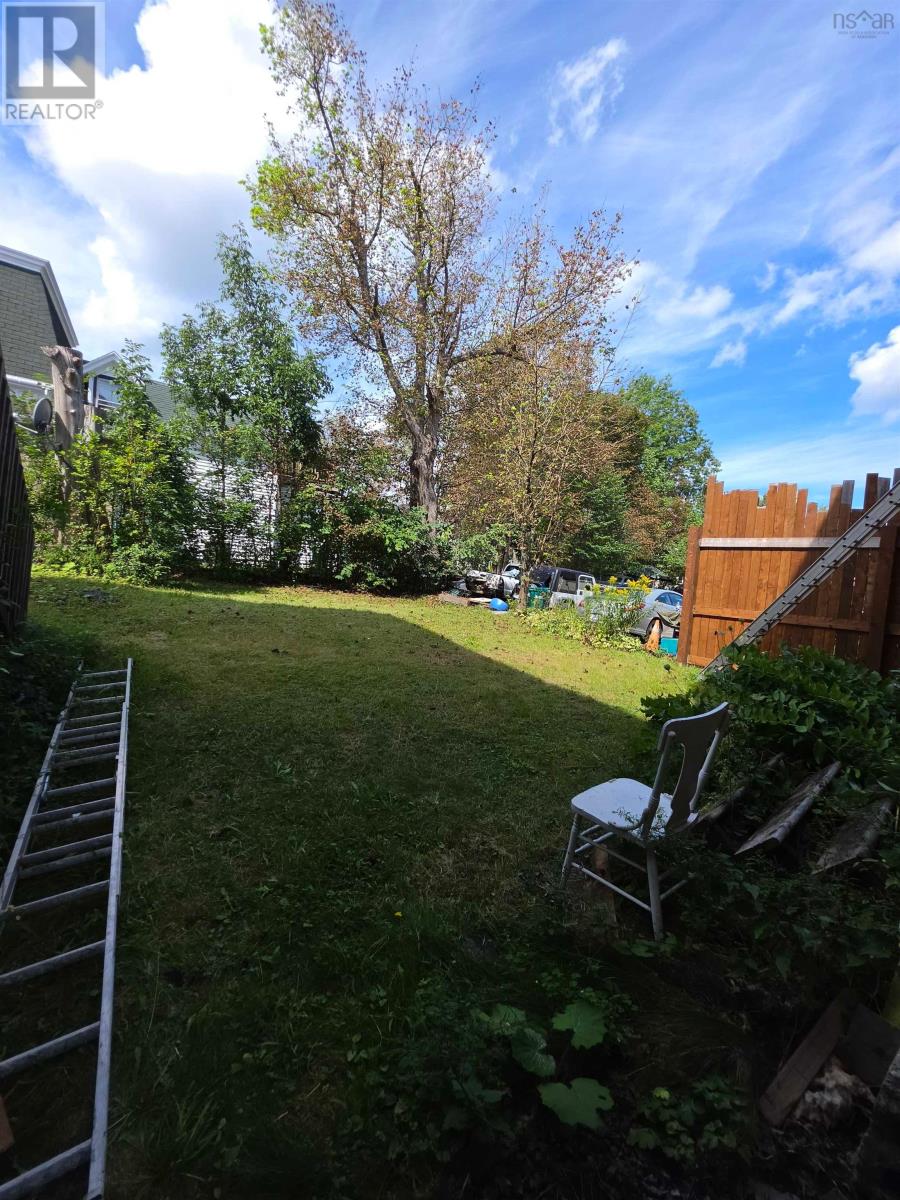 284 Foord Street, Stellarton, Nova Scotia  B0K 0A2 - Photo 3 - 202621910