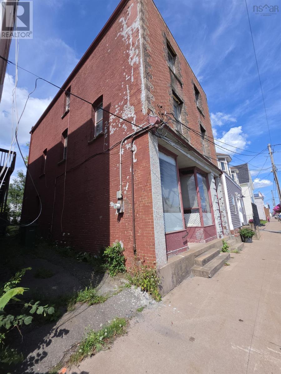 284 Foord Street, Stellarton, Nova Scotia  B0K 0A2 - Photo 1 - 202621913