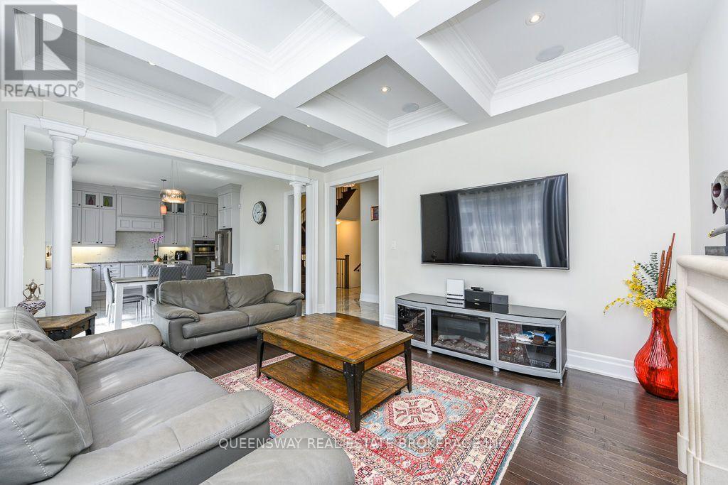 12 Love Court, Brampton, Ontario  L6P 4H6 - Photo 17 - W13726264