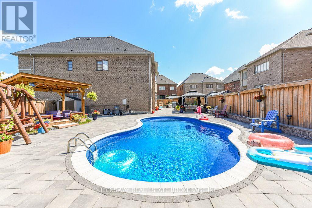 12 Love Court, Brampton, Ontario  L6P 4H6 - Photo 45 - W13726264