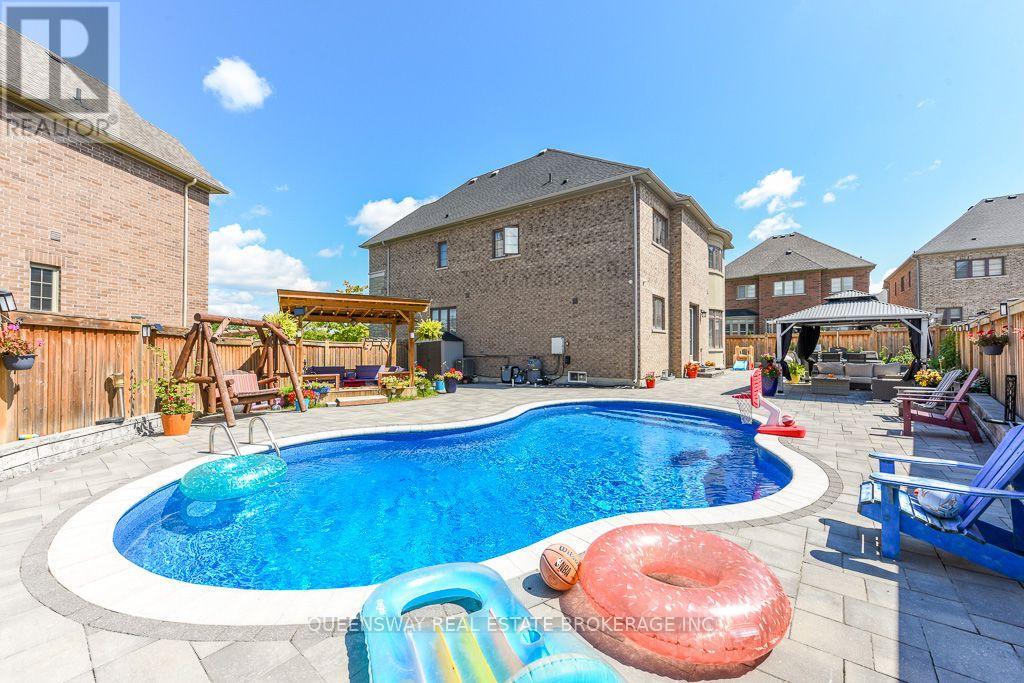 12 Love Court, Brampton, Ontario  L6P 4H6 - Photo 46 - W13726264