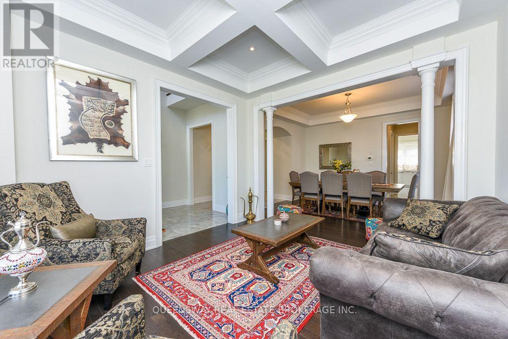 12 Love Court, Brampton, Ontario  L6P 4H6 - Photo 5 - W13726264