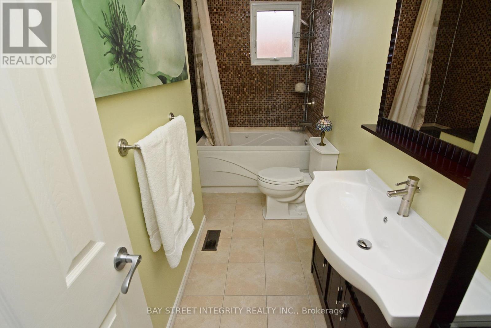 61 Morbank Drive, Toronto, Ontario  M1V 2M1 - Photo 11 - E13726038