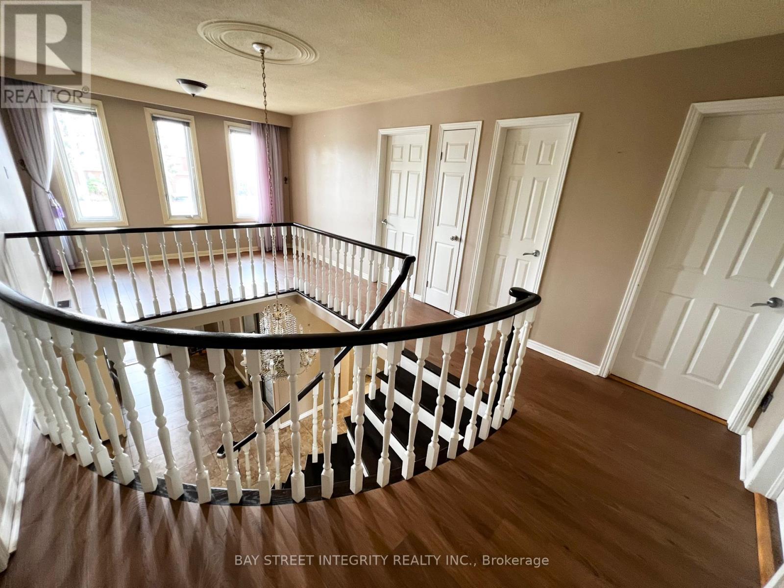 61 Morbank Drive, Toronto, Ontario  M1V 2M1 - Photo 8 - E13726038