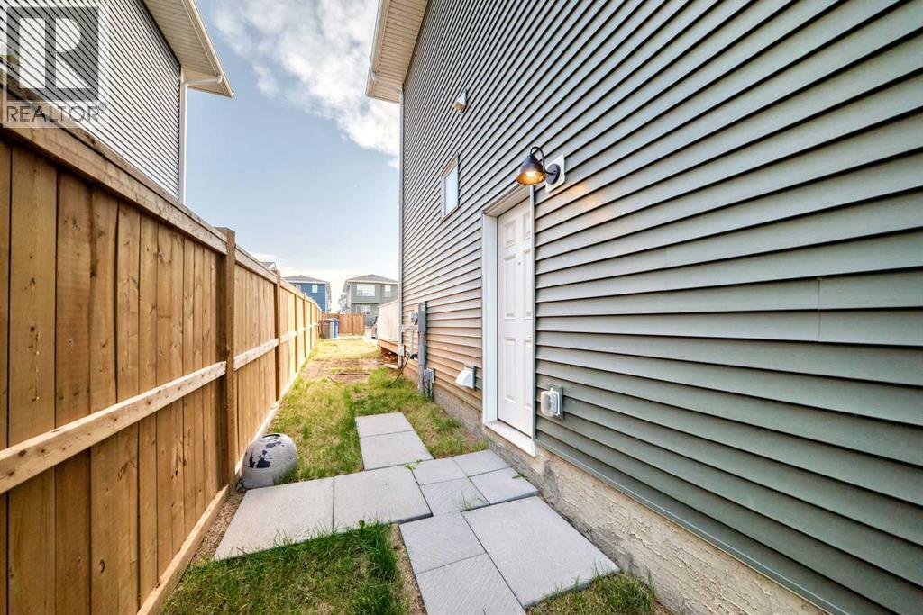 118 Chelsea Mews, Chestermere, Alberta  T1X 2T1 - Photo 30 - A2337789