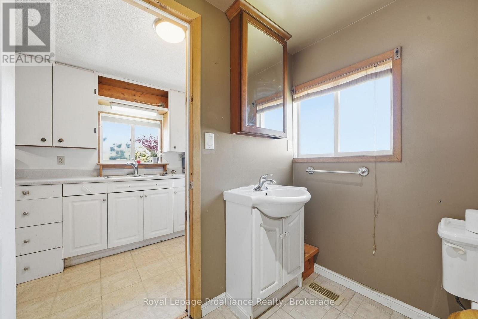 252 Sidney Street, Quinte West, Ontario  K8V 2T4 - Photo 17 - X13672530