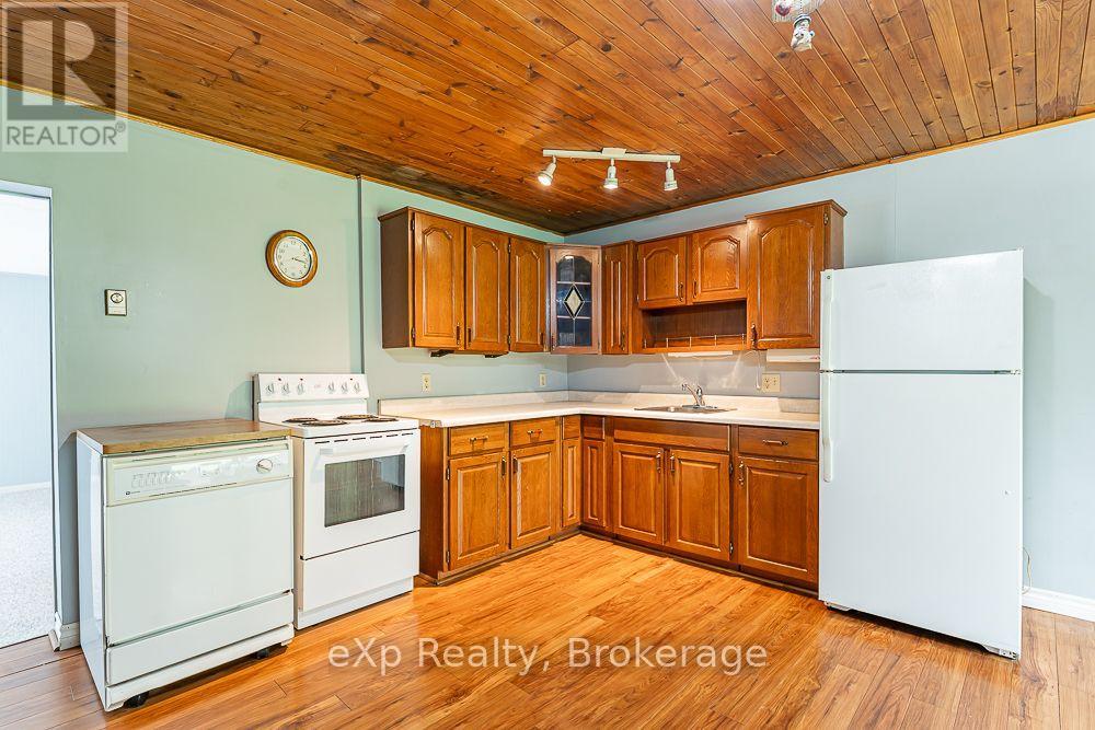 520 Huron Road, South Bruce Peninsula, Ontario  N0H 1X0 - Photo 8 - X13726278
