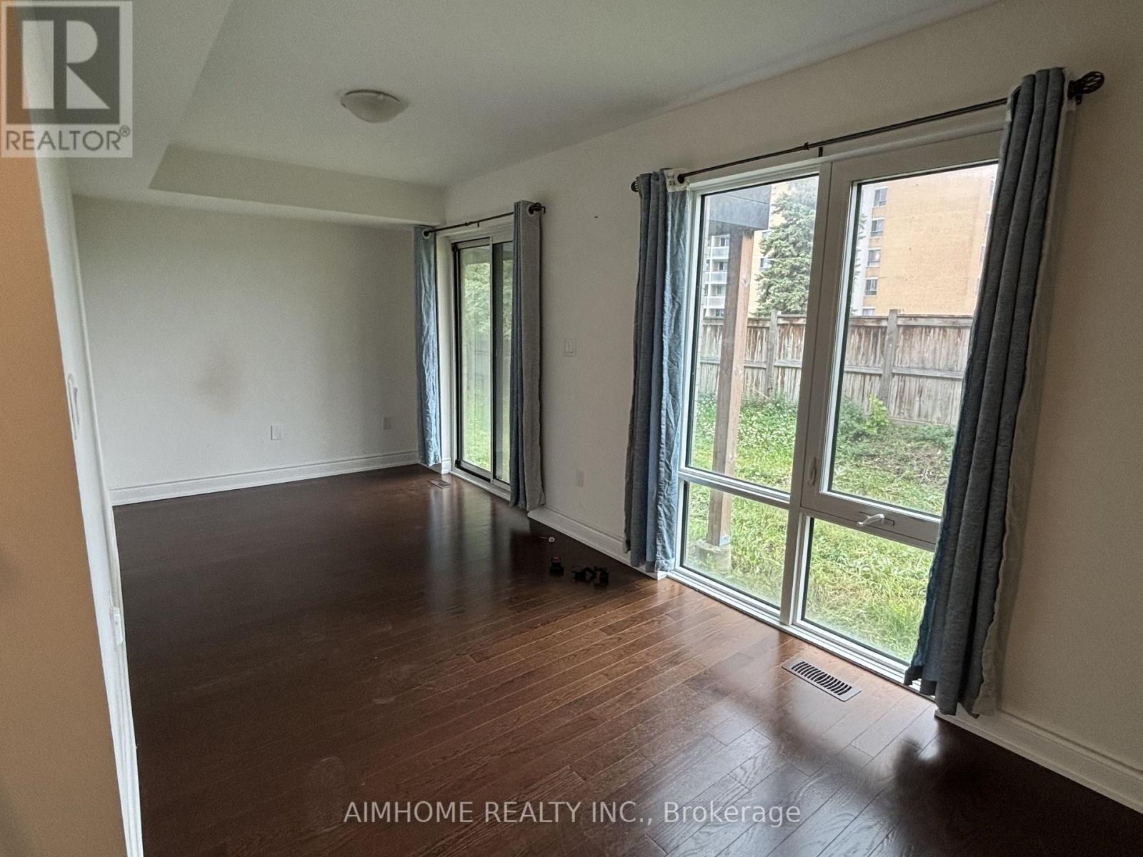 58 Pony Farm Drive, Toronto, Ontario  M9R 0B3 - Photo 4 - W13726296