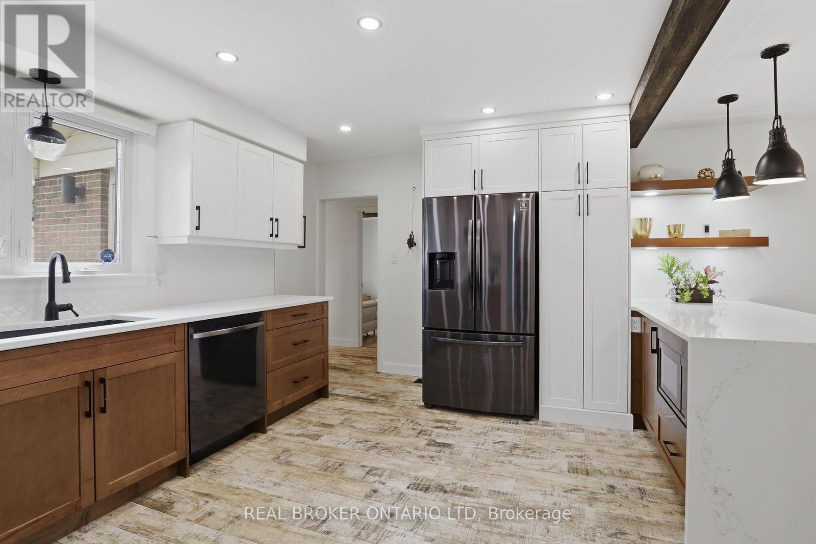 196 Wychwood Park, London North, Ontario  N6G 1R9 - Photo 7 - X13610932