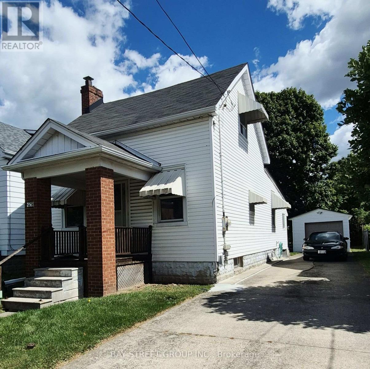 125 Broadway Avenue, Hamilton, Ontario L8S 2W2 - Photo 2 - X13523802