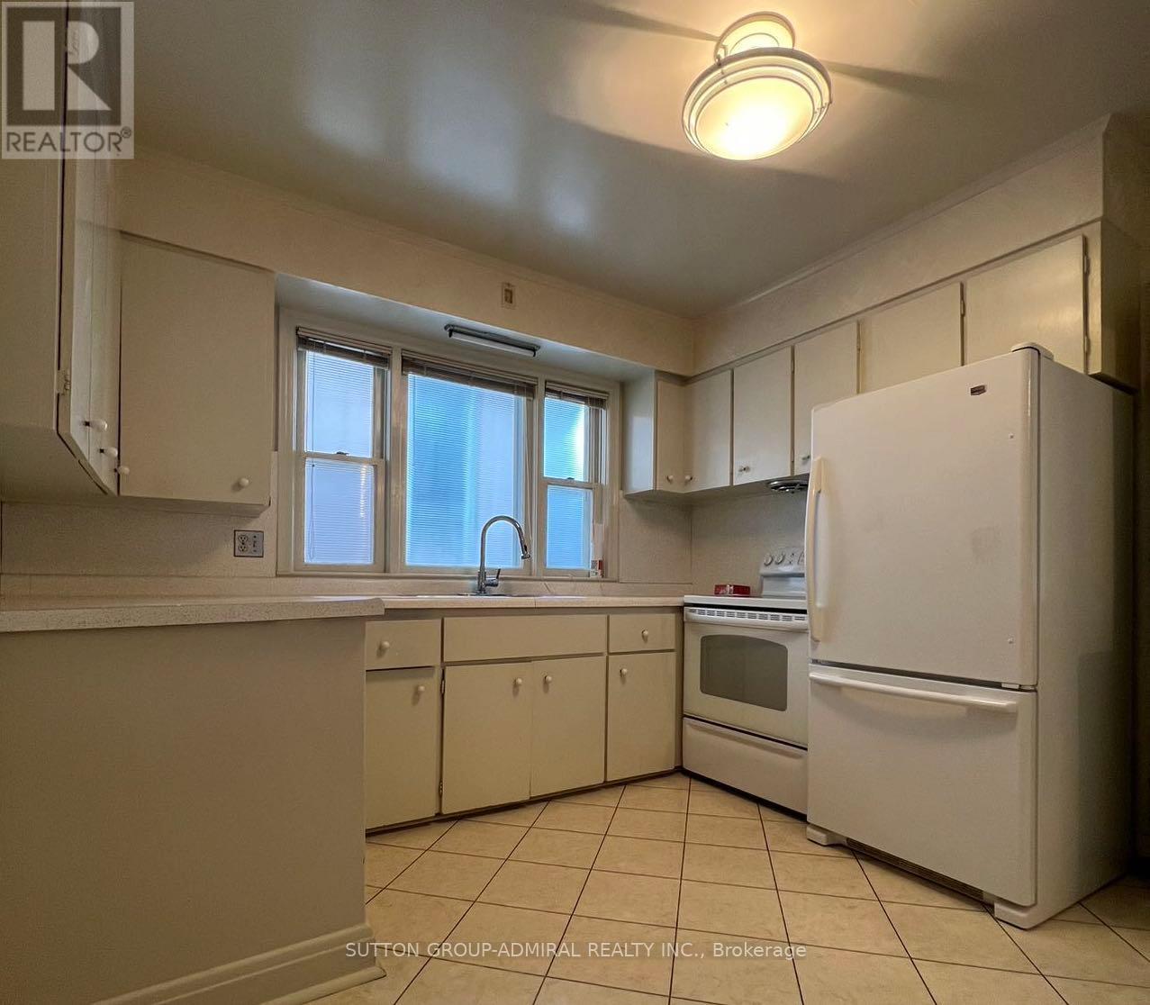 119 Caribou Road, Toronto, Ontario  M5N 2B1 - Photo 8 - C13443226