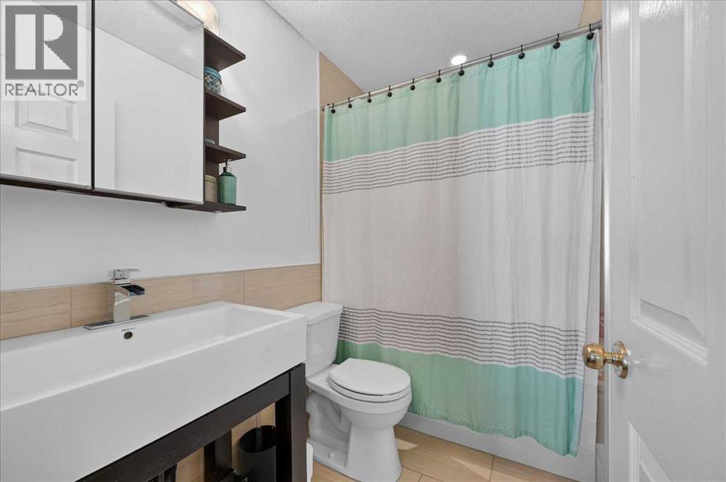 30 Sierra Nevada Way SW, Calgary, Alberta  T3H 3M6 - Photo 24 - A2339032