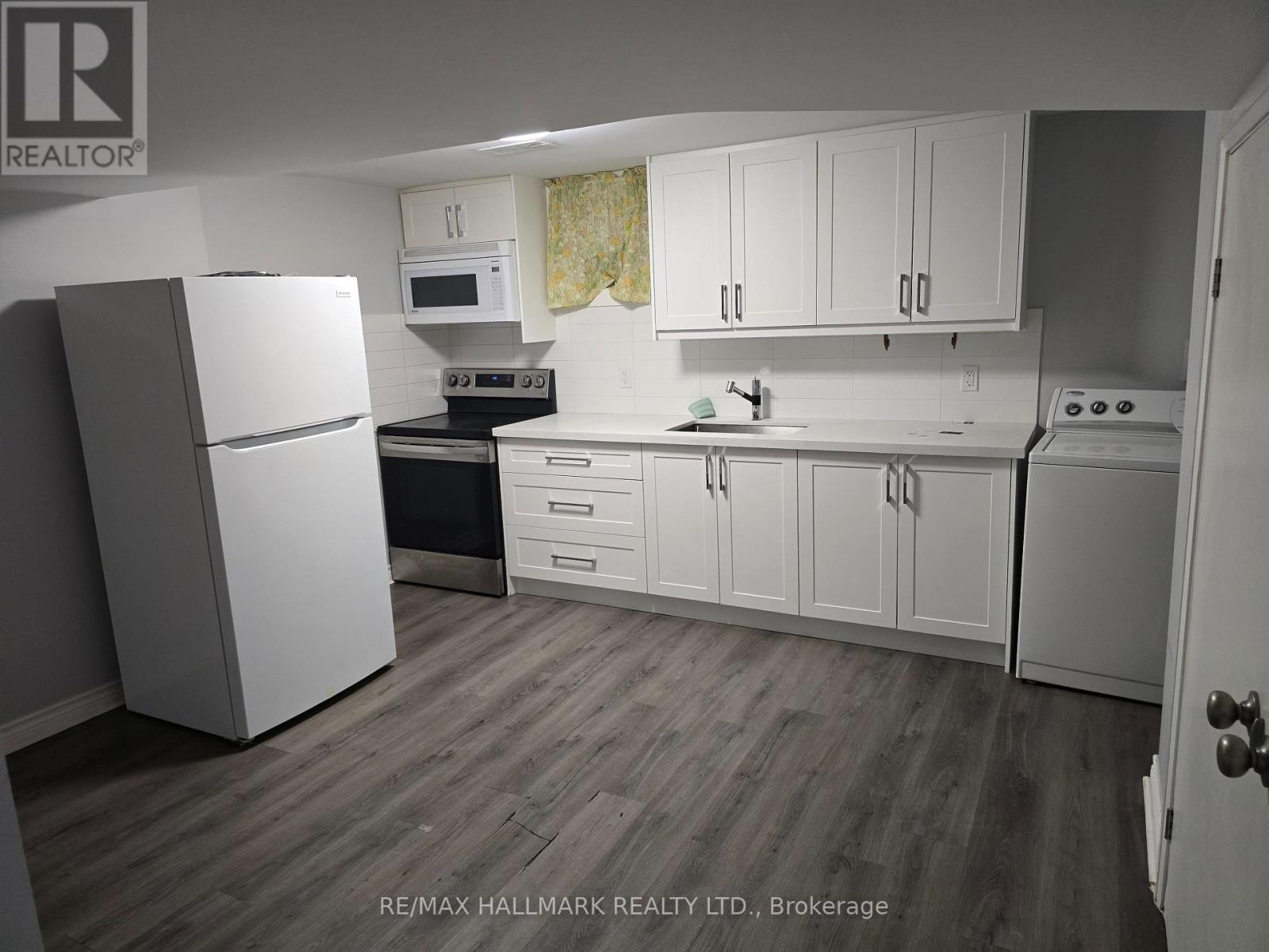 11 Bowerbank Drive, Toronto, Ontario  M2M 1Z9 - Photo 8 - C13669632