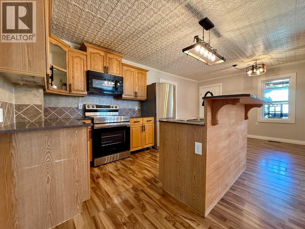 505 6 Avenue, Wainwright, Alberta  T9W 1A9 - Photo 9 - A2341240