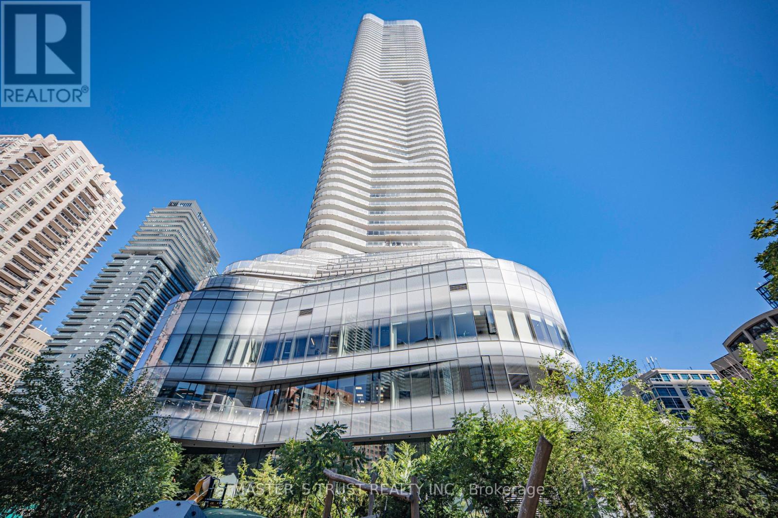 2806 - 11 WELLESLEY STREET W, Toronto, Ontario
