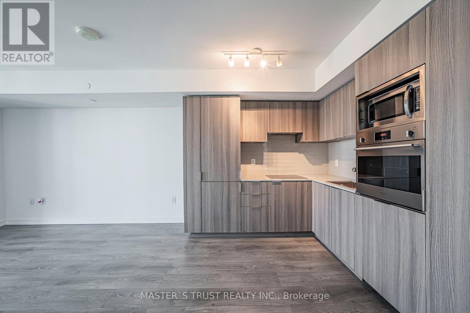 2806 - 11 Wellesley Street W, Toronto, Ontario  M4Y 1E8 - Photo 11 - C13726334